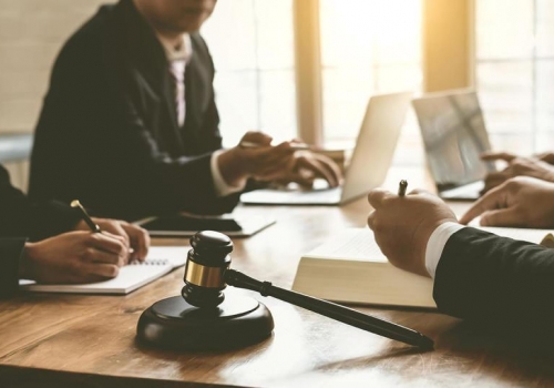 DỊCH VỤ LUẬT SƯ BẢO VỆ QUYỀN VÀ LỢI ÍCH HỢP PHÁP TRONG VỤ ÁN HÀNH CHÍNH